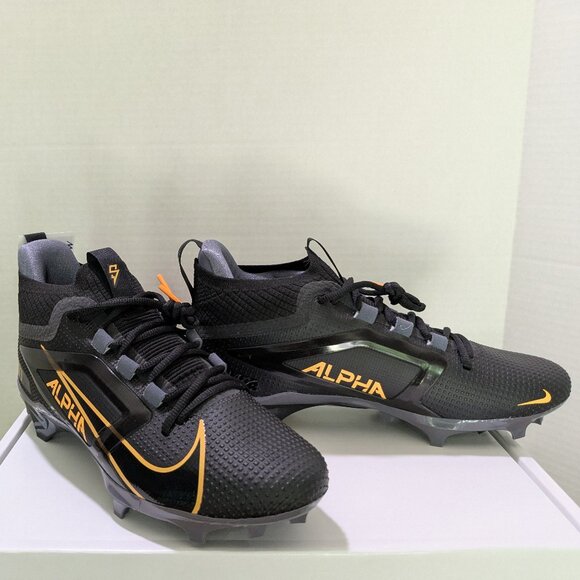 Alpha Menace Elite 4 SB football cleats